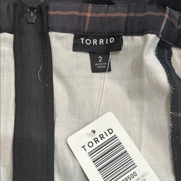 Black Plaid Bengaline Lace Up Peplum Cami - Picture 7 of 7